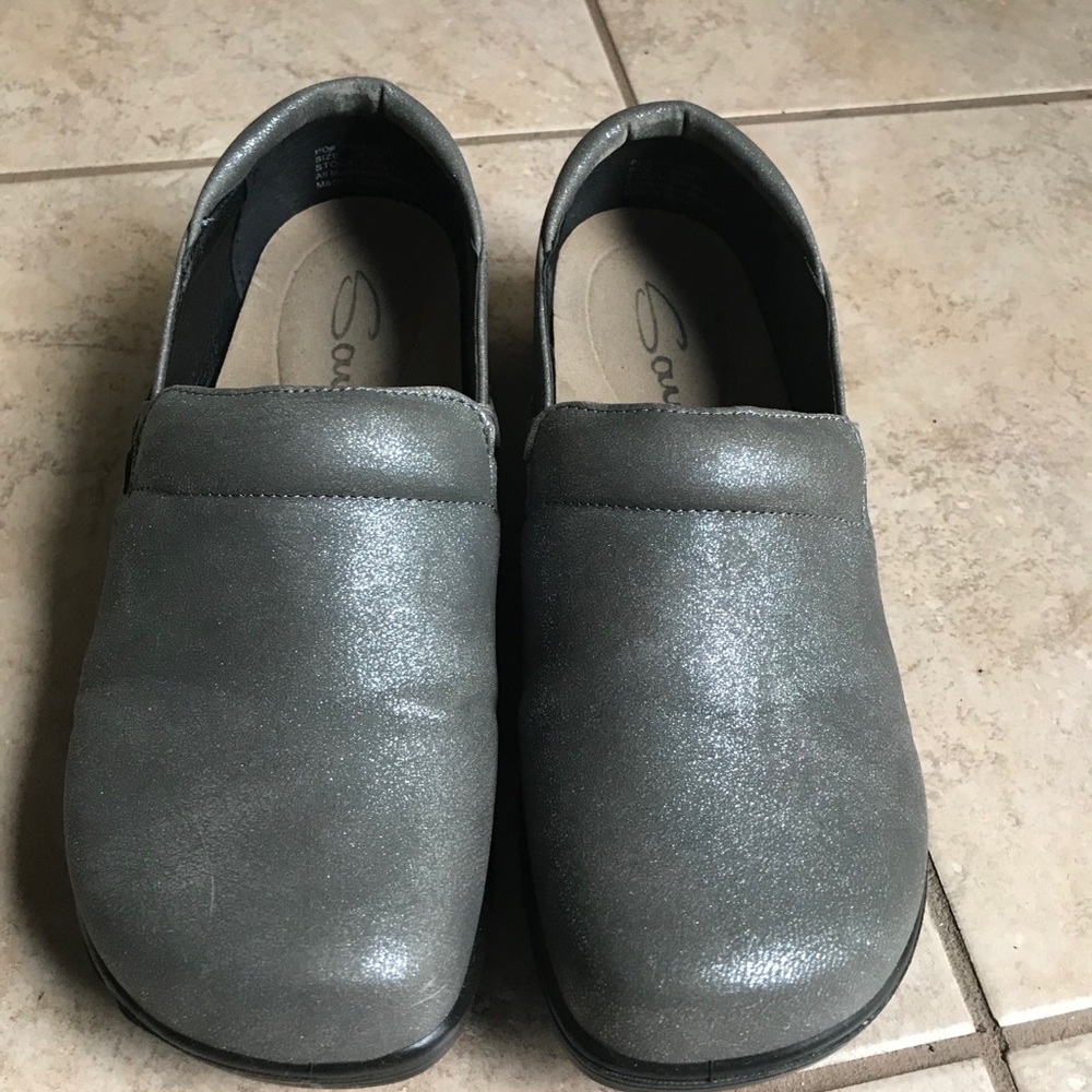 Savvy duck clogs